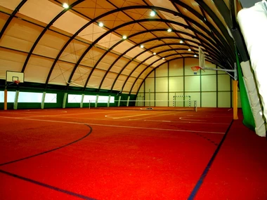 HALA SPORTOWA - BOISKO POD NAMIOTEM