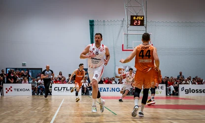 Resovia Rzeszów: Powrót do pierwszej ligi po 15 Latach – wywiad z Michałem Gabińskim i Wojciechem Szpyrką