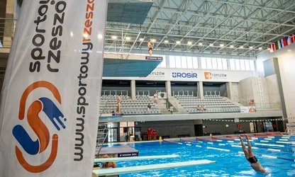 SPORTY WODNE NA BASENIE PRZY UL. MATUSZCZAKA