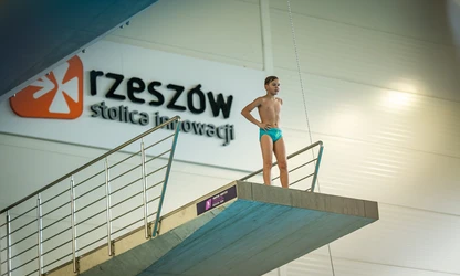 SPORTY WODNE NA BASENIE PRZY UL. MATUSZCZAKA