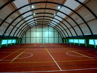 HALA SPORTOWA  - BOISKO POD NAMIOTEM