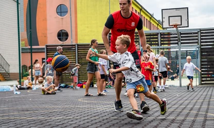 Sportowy dzień z koszykówką!